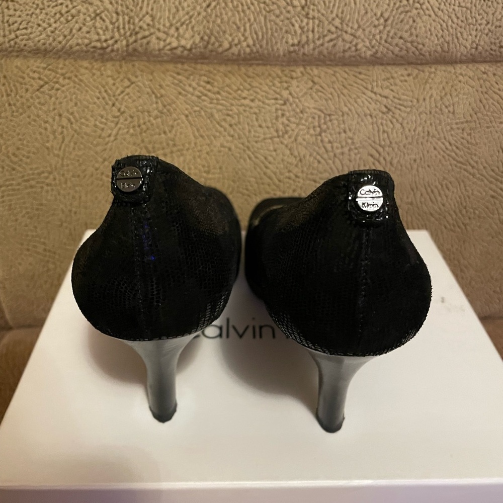 Calvin Klein Shoes- 7 - Picture 4 of 4